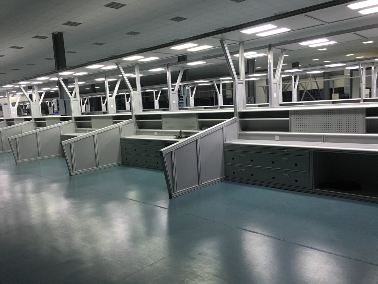 工业粉色网站免费看工作台