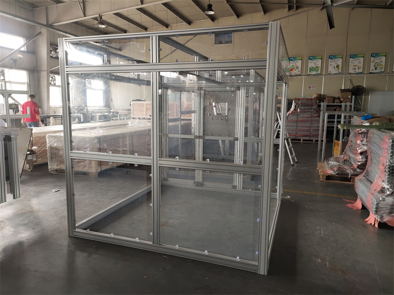 粉色网站免费看机器人安全防护罩