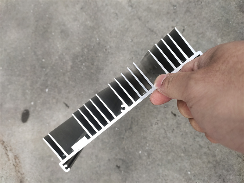 粉色网站免费看散热器散热片