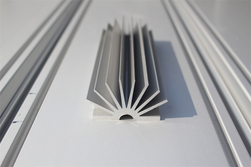 太阳花粉色网站免费看散热器